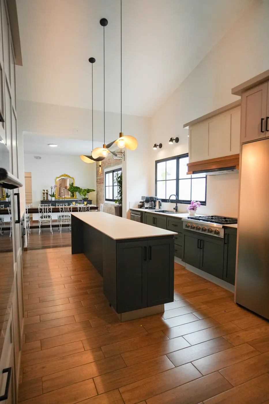 Cocina amplia con isla central