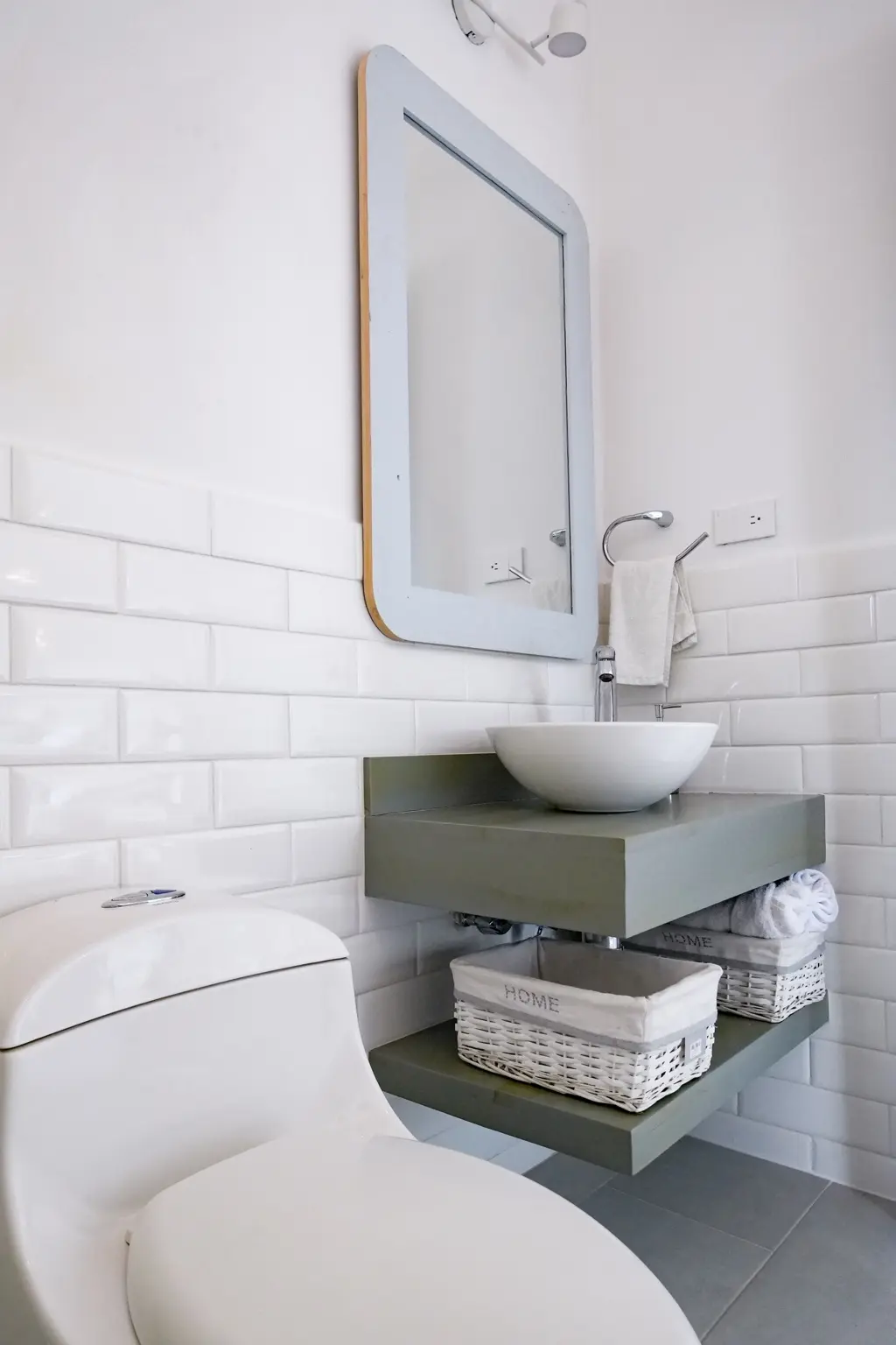 Segundo ángulo del baño privado de la habitación Achillea