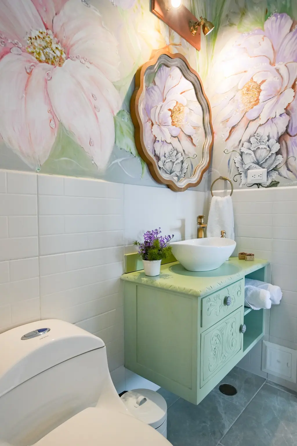 Segundo ángulo del baño privado de la habitación Lavanda